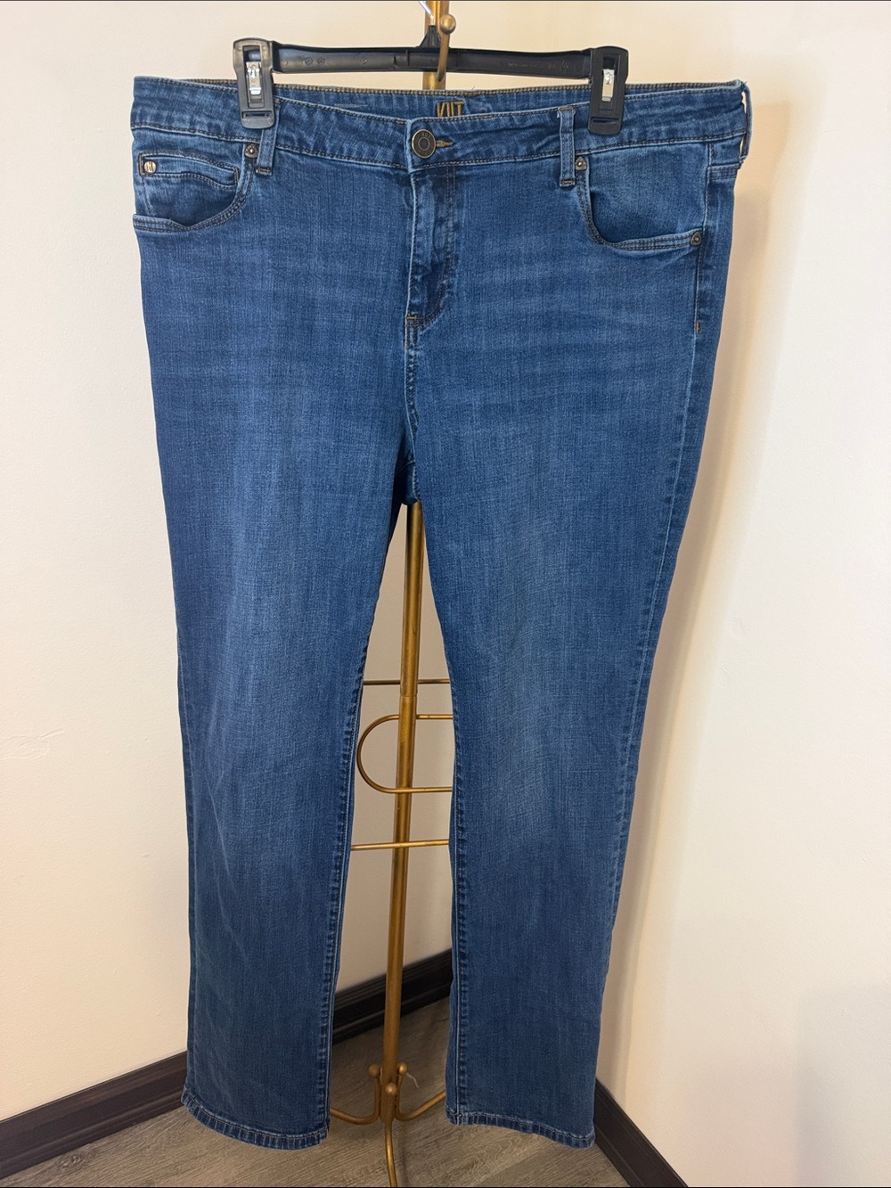 Women’s KUT  Classic Mid-Rise Blue Jeans
